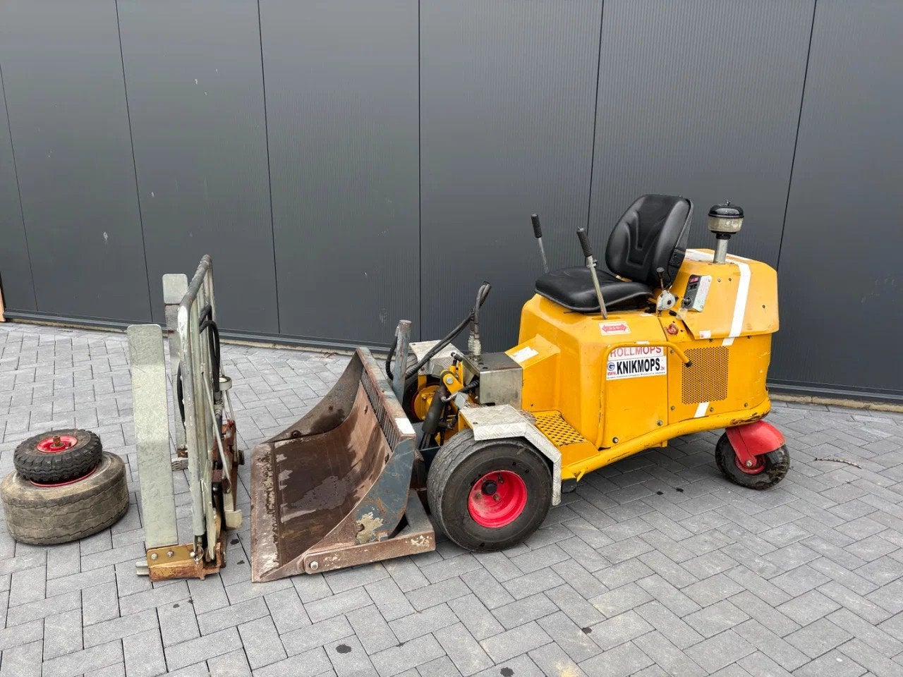 Knikmops Rollmops 50 324uur, Wiellader of Shovel