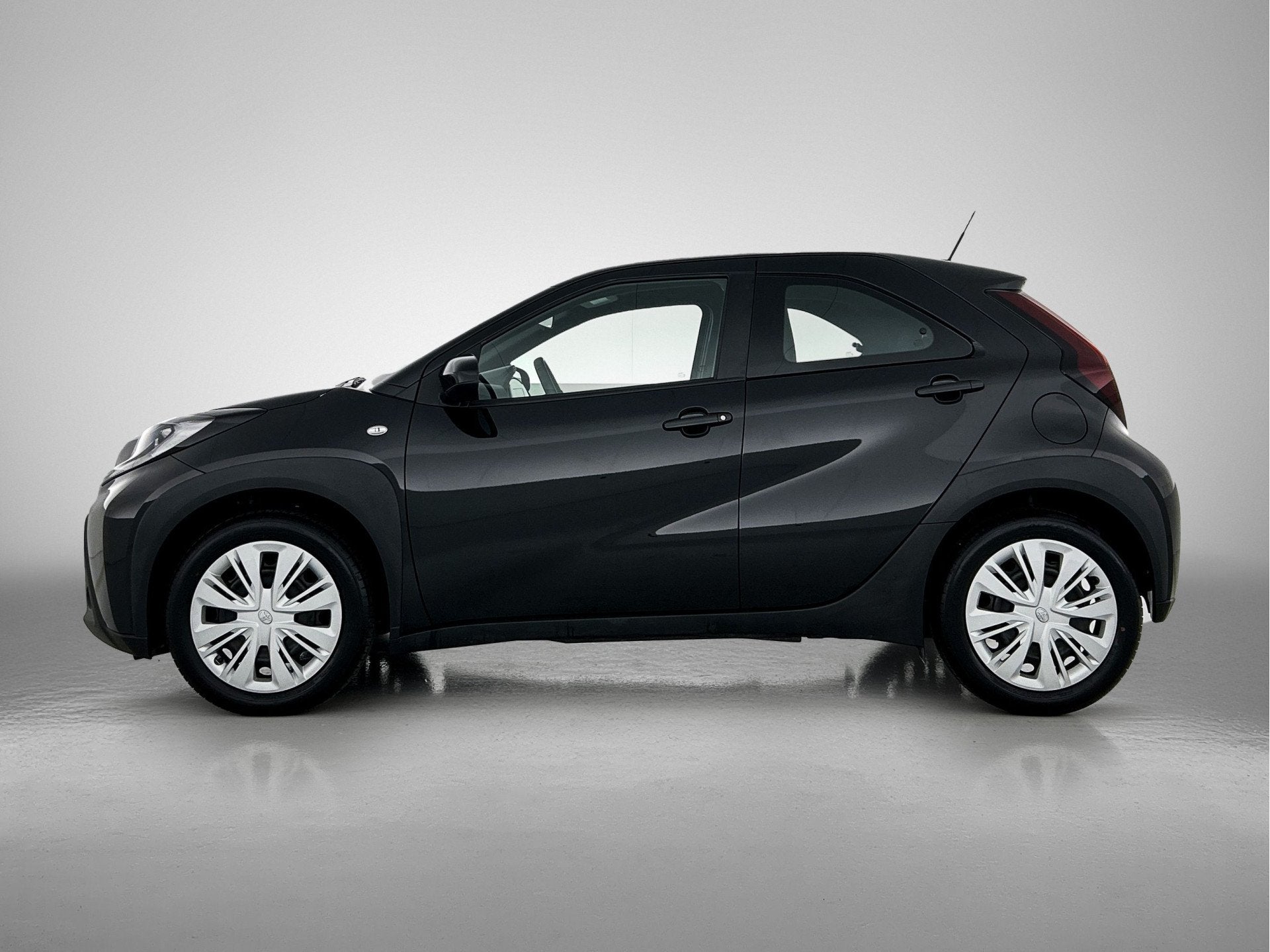 Toyota Aygo X 1.0 VVT-i MT Play | BTW Voertuig | 1e Eigenaar, 12 maanden, Stof, 920 kg, 4 stoelen