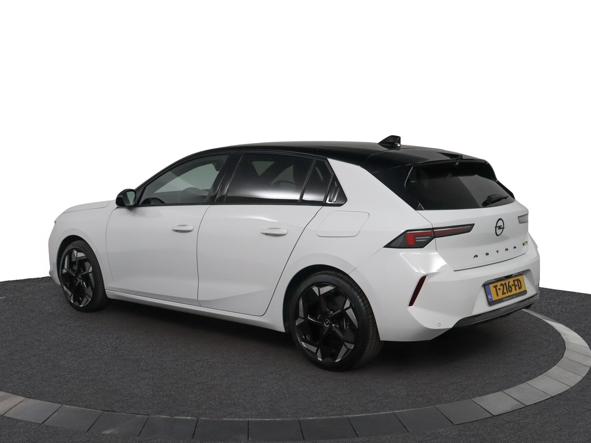 Opel Astra 1.6 Turbo Plug In Hybrid GSe |NAP |Stoel & Stuurv, Auto's, Gebruikt, Euro 6, 4 cilinders, Alcantara