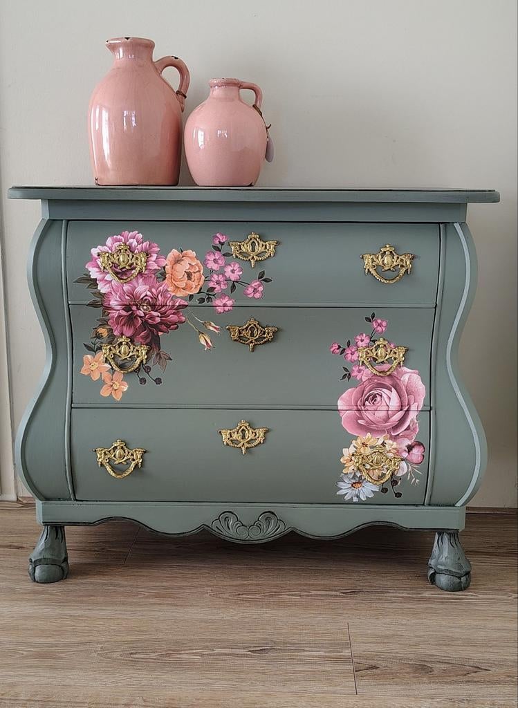 Uniek oud groen eiken buikkastje met bloemenmoetief, Huis en Inrichting, Ophalen, Brocante, vintage antiek, dressoir, commode, kastje, landelijk