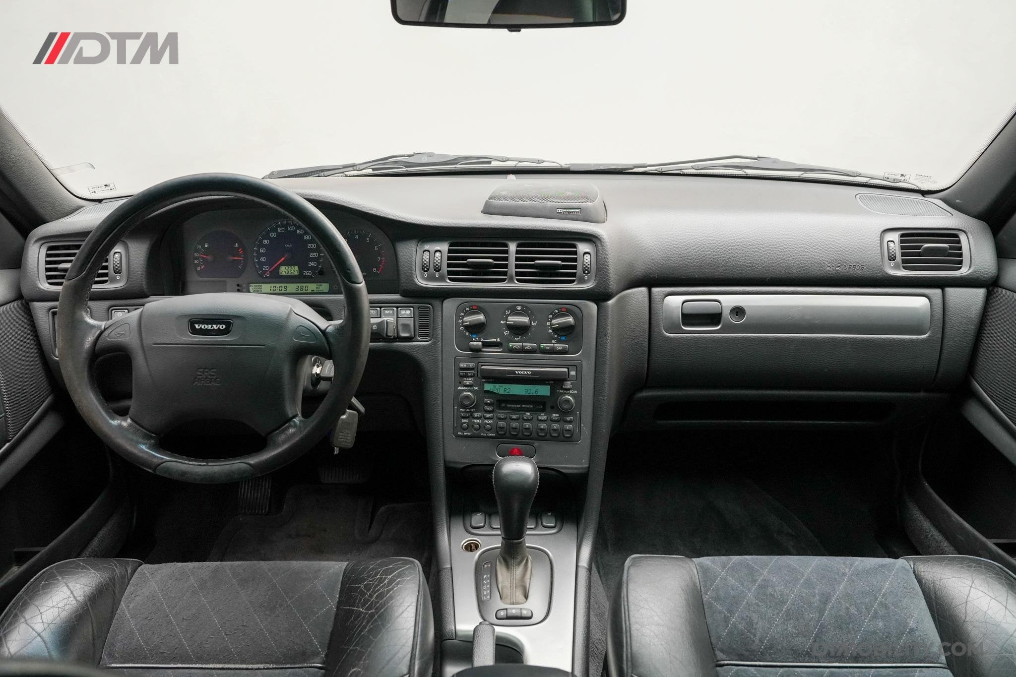 Volvo V70 2.3 R AWD | Zeer nette staat | Origineel Nederland, Auto's, Automaat, Gebruikt, Zwart, Zwart