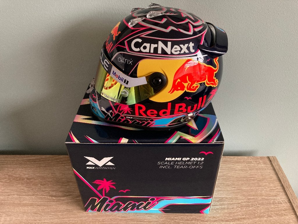 ✅ Max Verstappen 1:2 helm 2022 Miami Fanshop Red Bull RB18, Ophalen of Verzenden, Nieuw, Formule 1