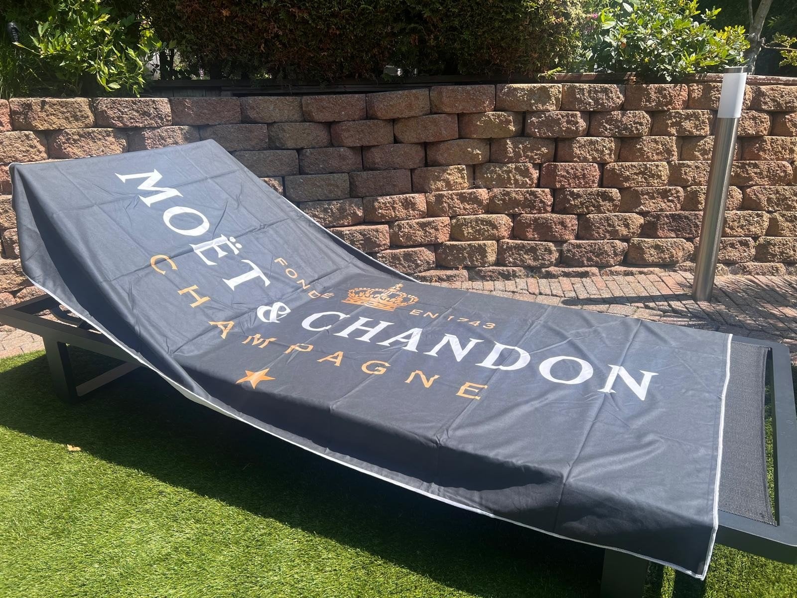 Beschermende MOËT & CHANDON handdoek NU  2 voor 59,95‼️, Ophalen of Verzenden, Nieuw, Interieur en Kussens