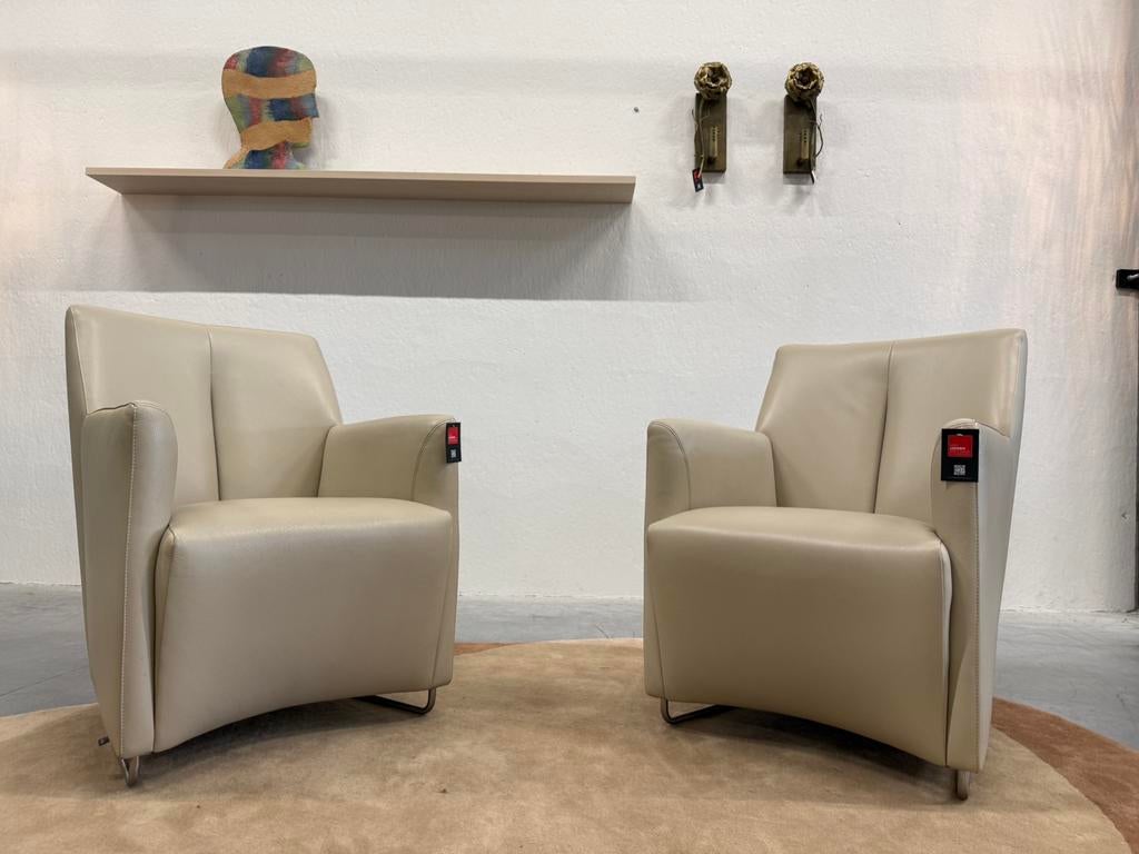 2 als nieuw Leolux Galathea fauteuil off white leer Stoel, Leolux, Ophalen of Verzenden, Zo goed als nieuw, 50 tot 75 cm