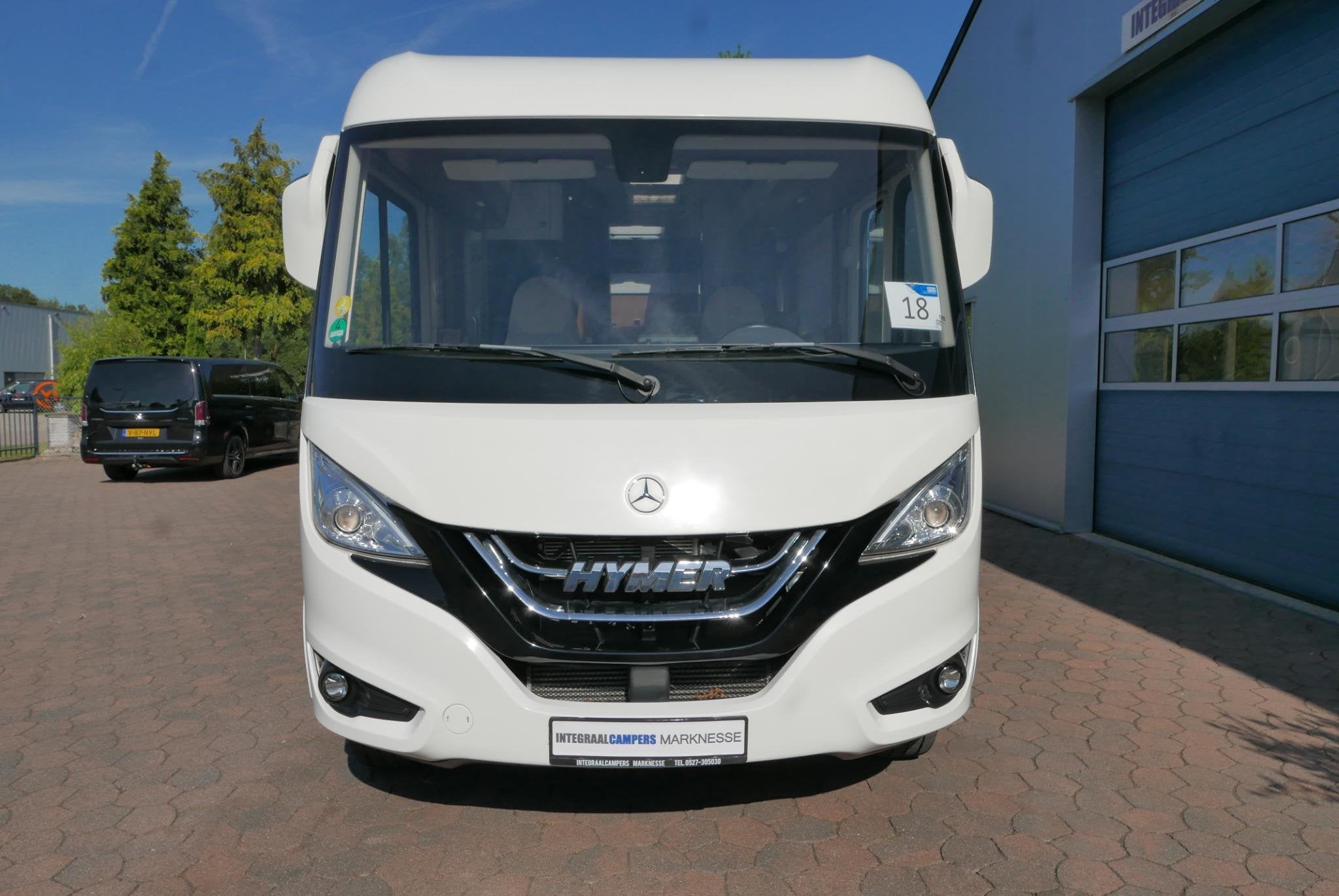 Hymer BMC-I 600 White Line | Bovenkastjes | Lage enkele bedd, Caravans en Kamperen, Campers, Tot en met 2, 7 tot 8 meter, Bedrijf