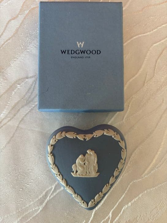 Wedgwood Hartvormig Doosje - Jasperware Blauw, Ophalen of Verzenden
