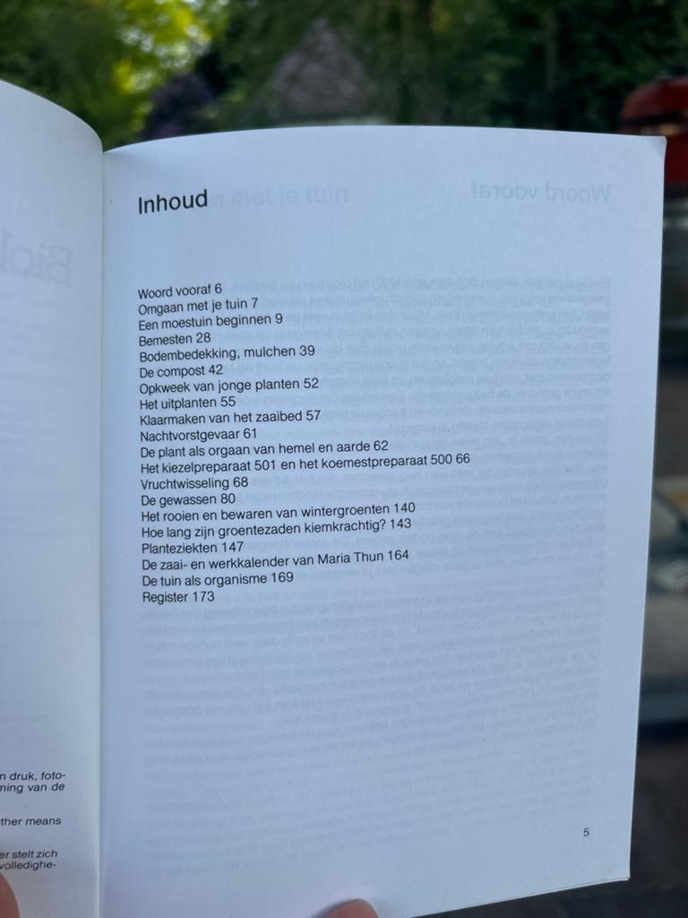 Biologisch-dynamisch tuinieren in de praktijk - Willy Schilt, Boeken, Ophalen of Verzenden, Gelezen, Moestuin
