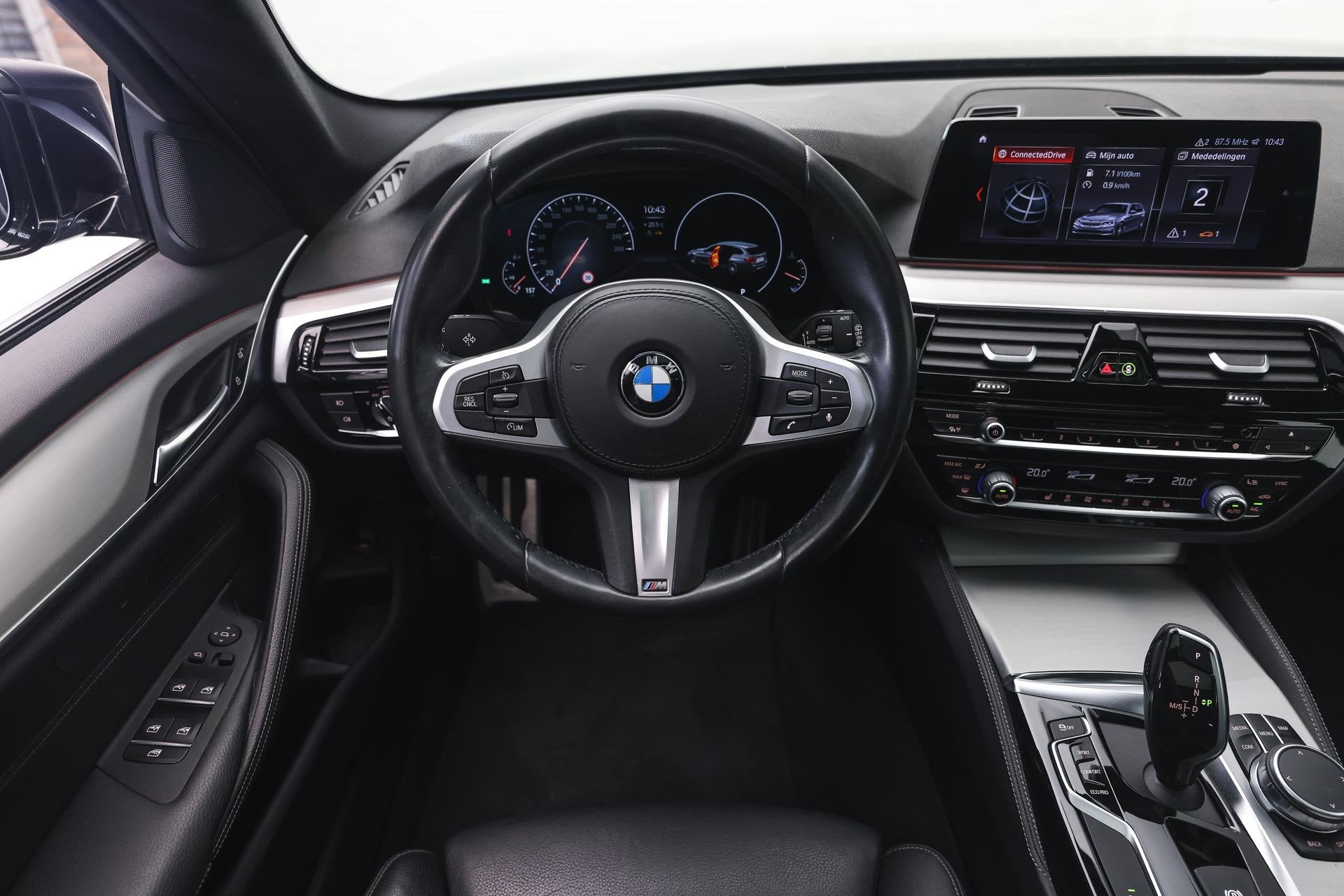 BMW 5 Serie Touring 520i High Executive M Sport Automaat / P, Auto's, Achterwielaandrijving, 4 cilinders, Zwart, 184 pk