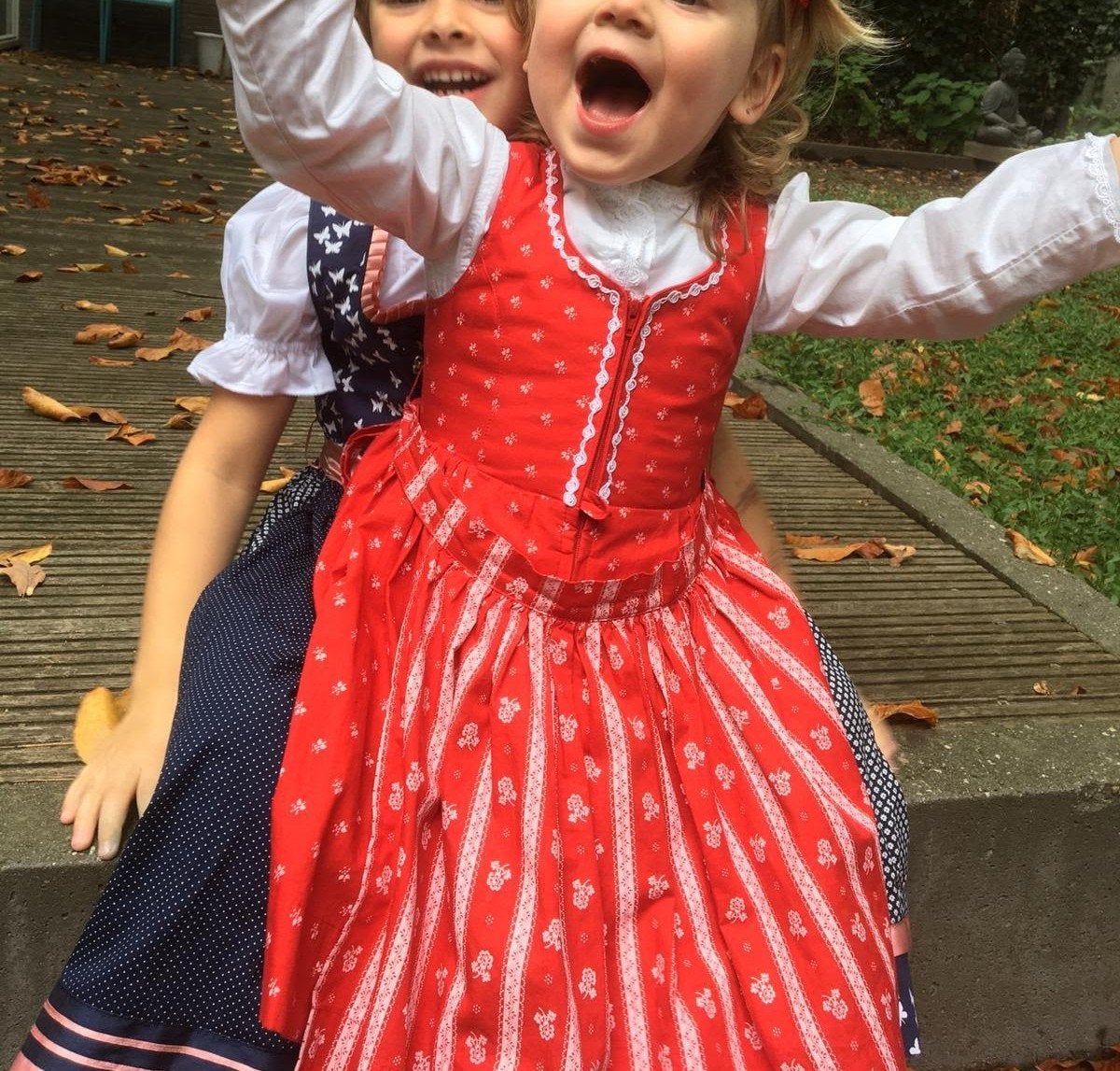 Dirndl en blousje, meisjes - Oktoberfeest outfit, Ophalen of Verzenden, Zo goed als nieuw, Onbekend, Meisje