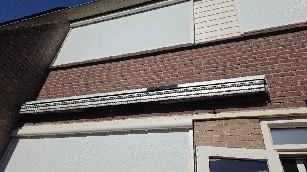 zonnescherm 3,5m breed, 2,5m uitval, Ophalen, Gebruikt, Elektrisch, 150 tot 300 cm