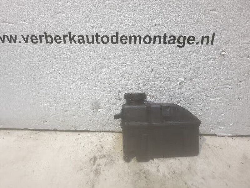 STUURBEKRACHTIGING OLIERESERVOIR Volvo V70 (SW) (8649720), Gebruikt, Info@volvocars.com, Ophalen of Verzenden, Volvo