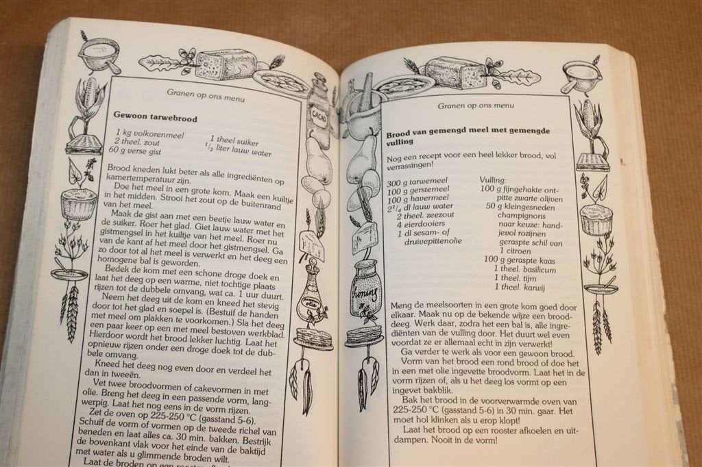 Franse Keuken van Moeder Aarde — Vegetarische Recepten 1981, Boeken, Ophalen of Verzenden, Gelezen, Frankrijk