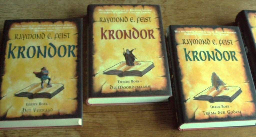 Krondor the riftwar legacy boeken 3 delen Raymond E. Feist, Ophalen of Verzenden, Gelezen, Raymond E. Feist