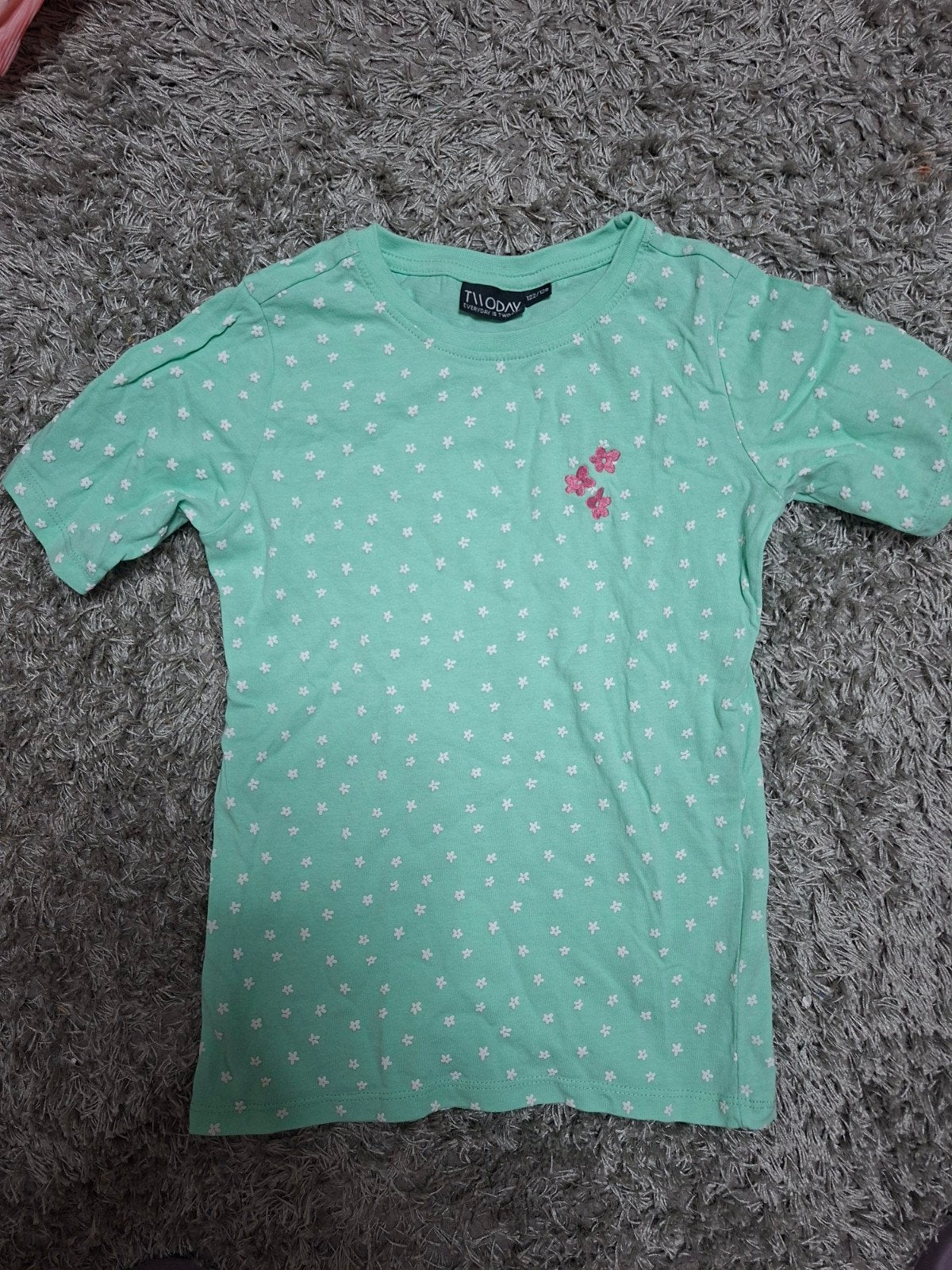 Groen shirtje van Twoday, maat 122/128, Zo goed als nieuw, Shirt of Longsleeve, Twoday, Verzenden