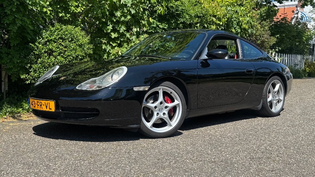 Porsche 911 996.1 Carrera Coupe Handbak | 6 stalen bussen, Achterwielaandrijving, 4 stoelen, Zwart, 3387 cc