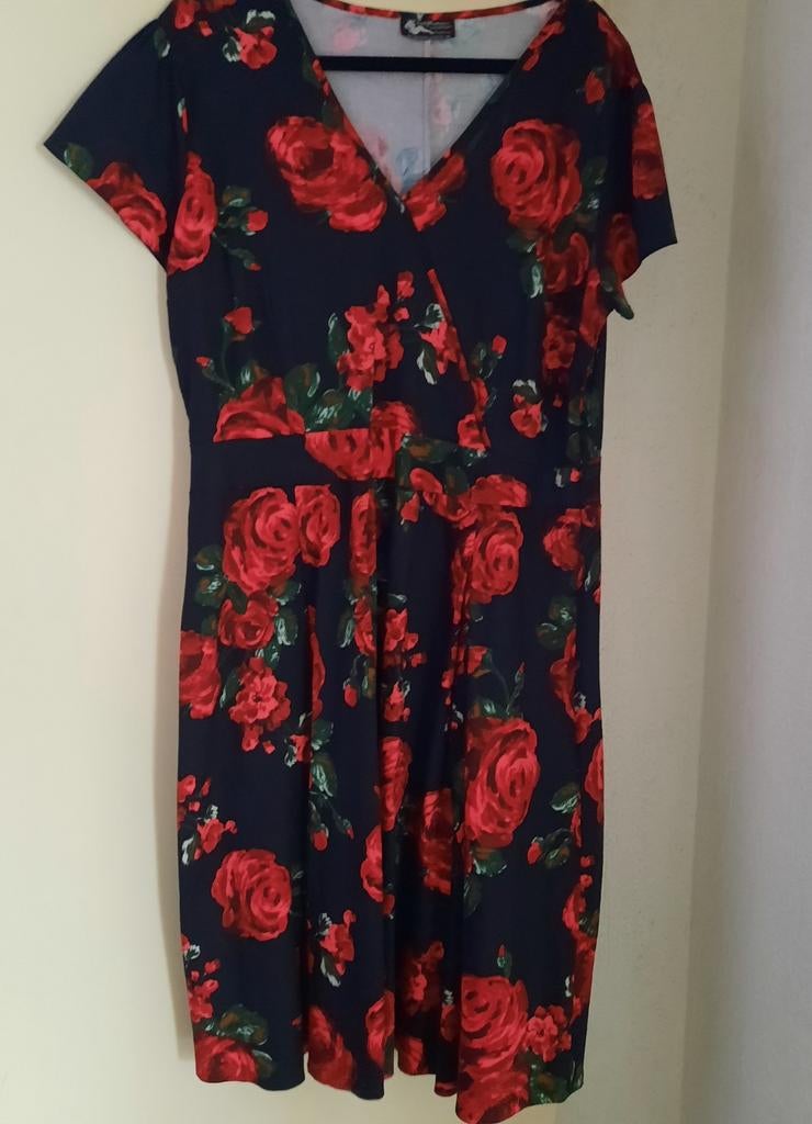 Rockabilly jurk (Lady Voluptuous) maat 46 , Maat 46/48 (XL) of groter, Ophalen of Verzenden, Zo goed als nieuw, Rood