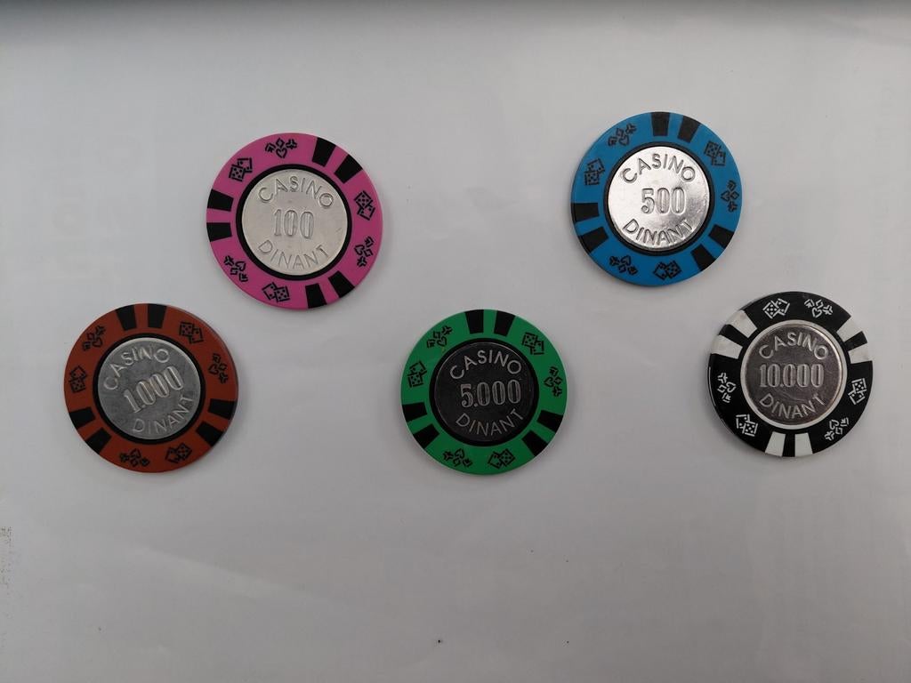 5 x  Jetons / fiches  van CASINO  DINANT alle 5 € 12.50, Verzamelen, Overige Verzamelen, Ophalen