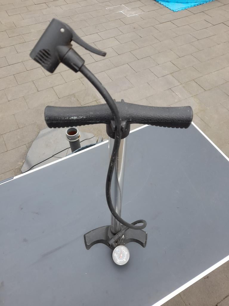 Fietspomp, Fietsen en Brommers, Fietsaccessoires | Overige Fietsaccessoires, Ophalen, Gebruikt