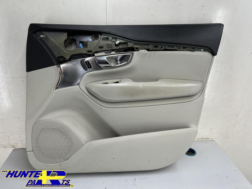 Portierbekleding RV wit Volvo XC90 II ('14-'22) 31393114, Auto-onderdelen, Interieur en Bekleding, Gebruikt, Ophalen of Verzenden