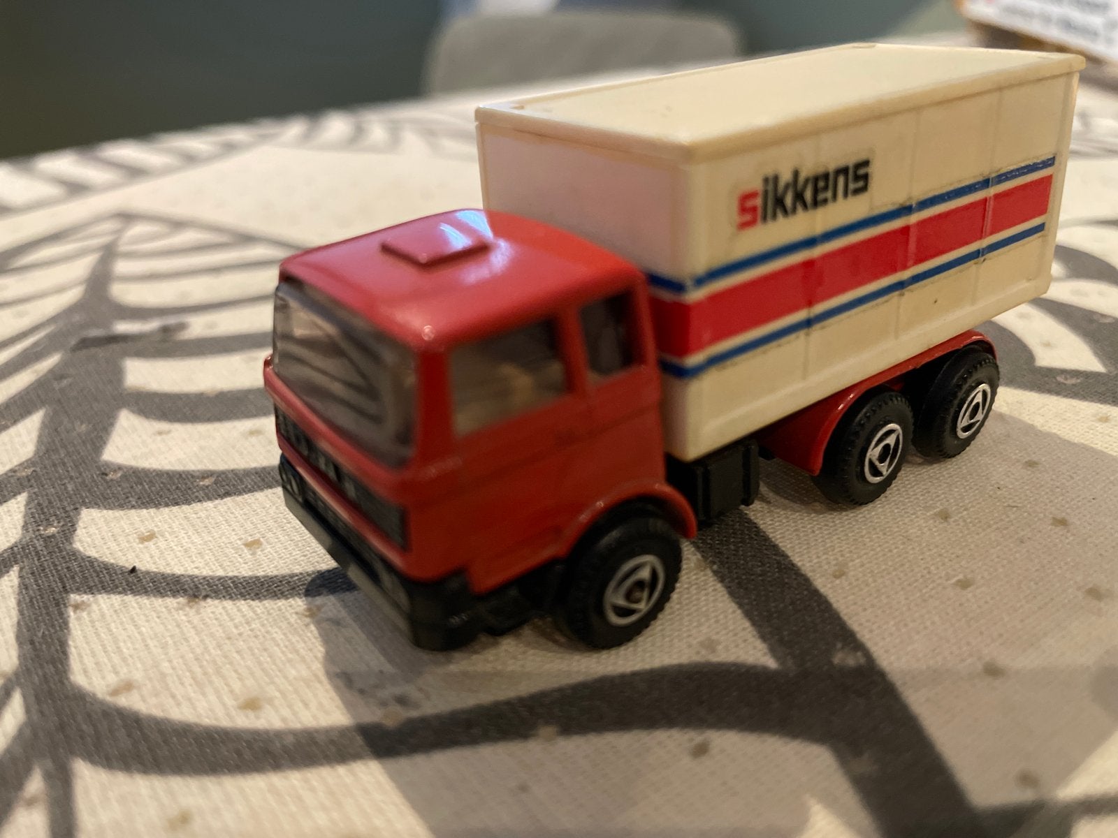 Efsi vrachtwagen 1:87 met 'Sikkens' opdruk, Ophalen of Verzenden, Gebruikt, Bus of Vrachtwagen, Efsi