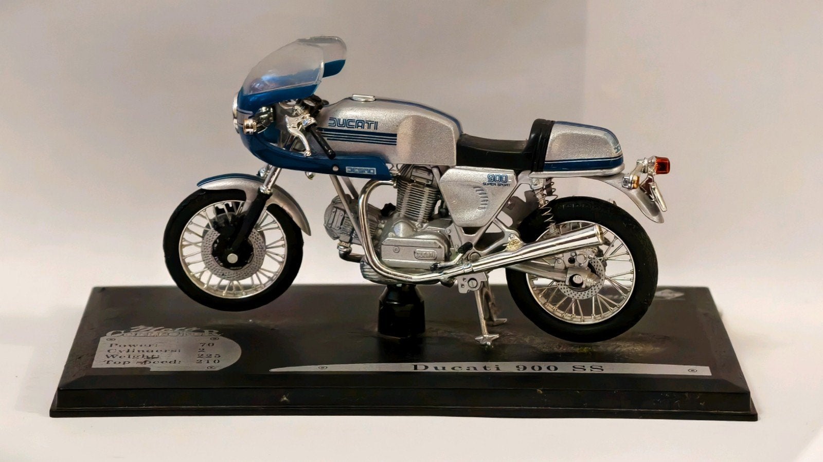 Ducati 900 SS schaalmodel / miniatuur motor – Moto, Ophalen of Verzenden, Zo goed als nieuw, Motor, Overige merken