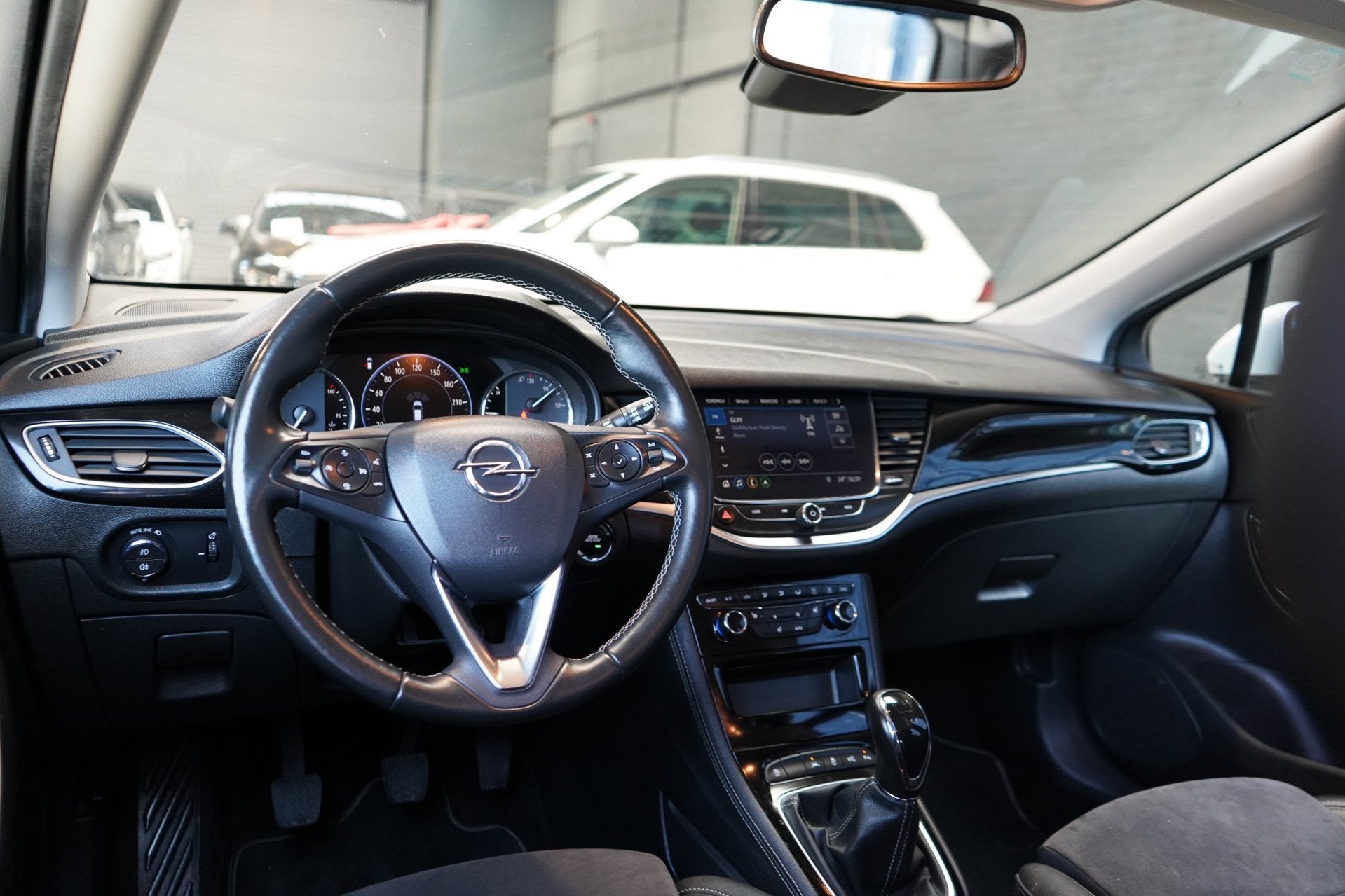 Opel Astra Sports Tourer 1.2 Elegance | BI-XENON | NAVI | AI, Voorwielaandrijving, Euro 6, Wit, Handgeschakeld