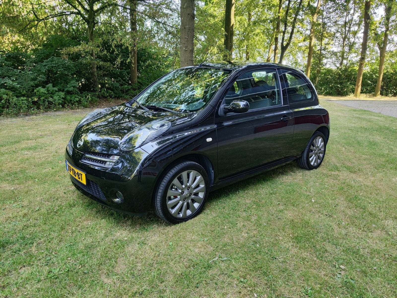 Nissan Micra 1.6 3DR 2006 Zwart, Voorwielaandrijving, 15 km/l, 40 €/maand, 4 cilinders