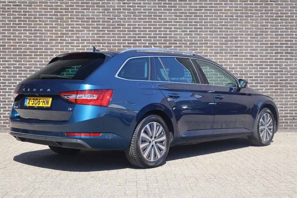 Skoda Superb Combi 1.4 TSI 218pk DSG PHEV iV Business Editio, Auto's, Skoda, 12 maanden, Stof, Gebruikt, 4 cilinders