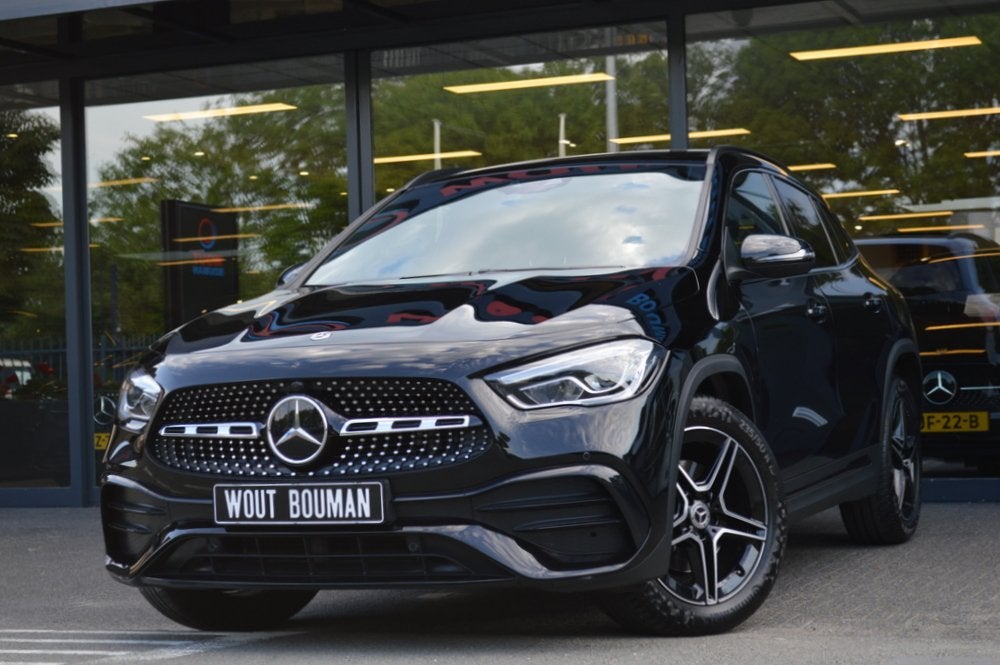 Mercedes-Benz GLA 250 e AMG Led Panorama Memory Distronic Ca, Gebruikt, Zwart, 218 pk, Bedrijf
