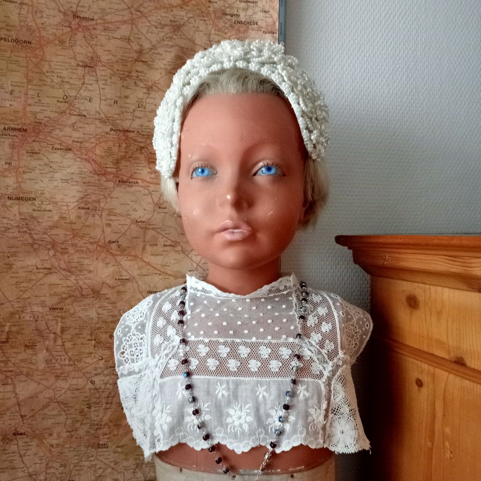Antieke etalagepop, Ophalen