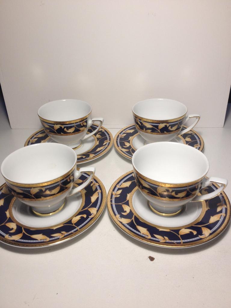 4 koppen + schoteltjes van Heinrich Winterling, Verzenden