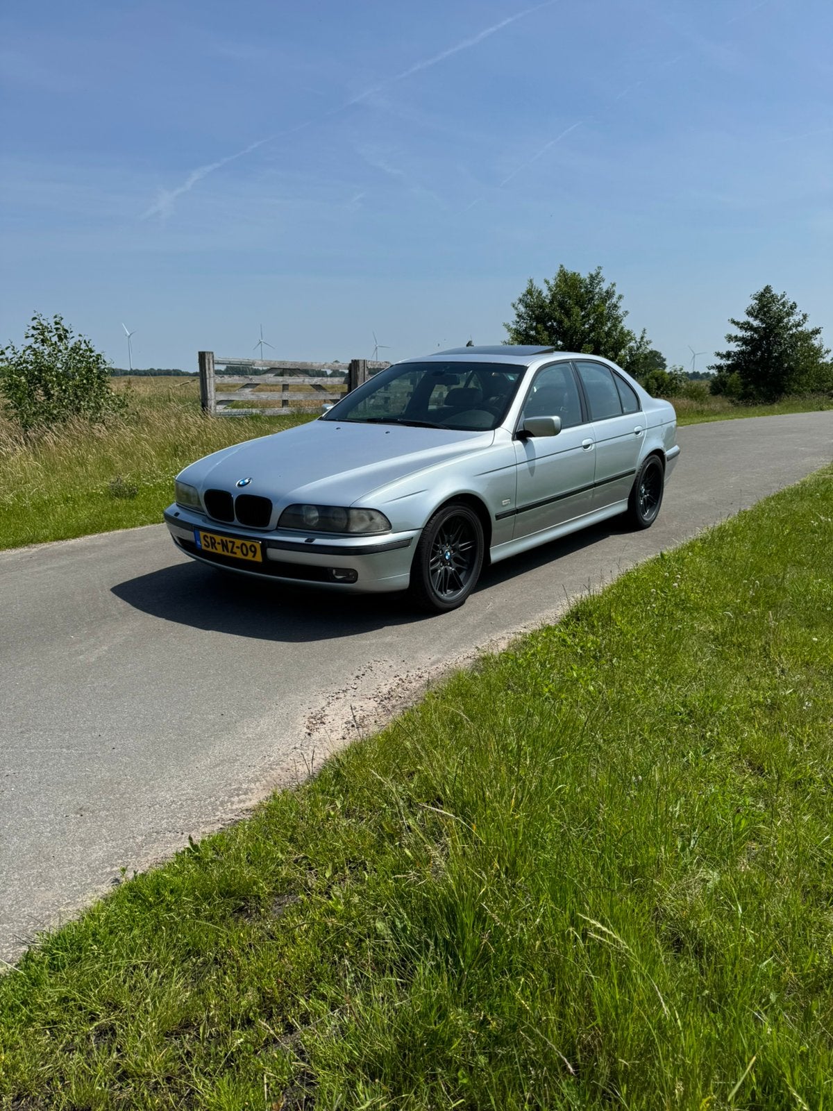 BMW 5-Serie 4.4 I 540 AUT 1998 Grijs, Auto's, Automaat, Achterwielaandrijving, 1610 kg, 2000 kg