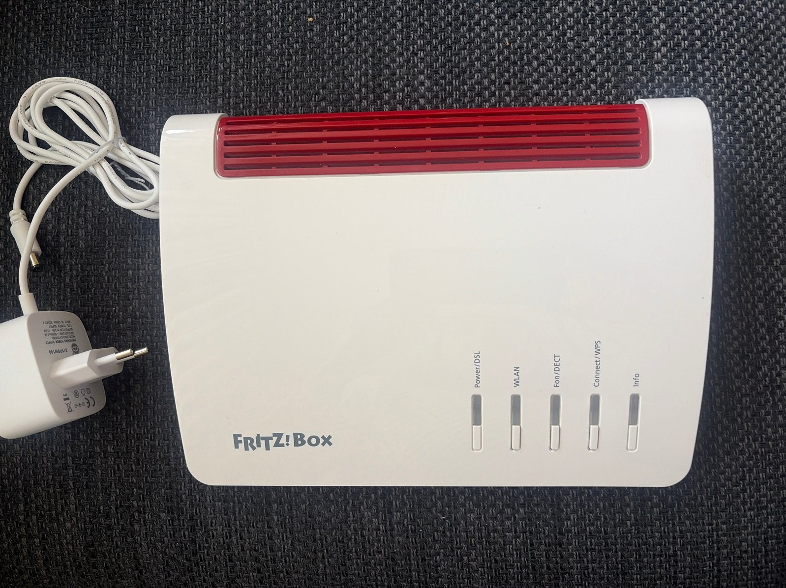 FRITZ!Box 2x Router met modem - Zo goed als nieuw, Ophalen of Verzenden, Zo goed als nieuw, Router met modem