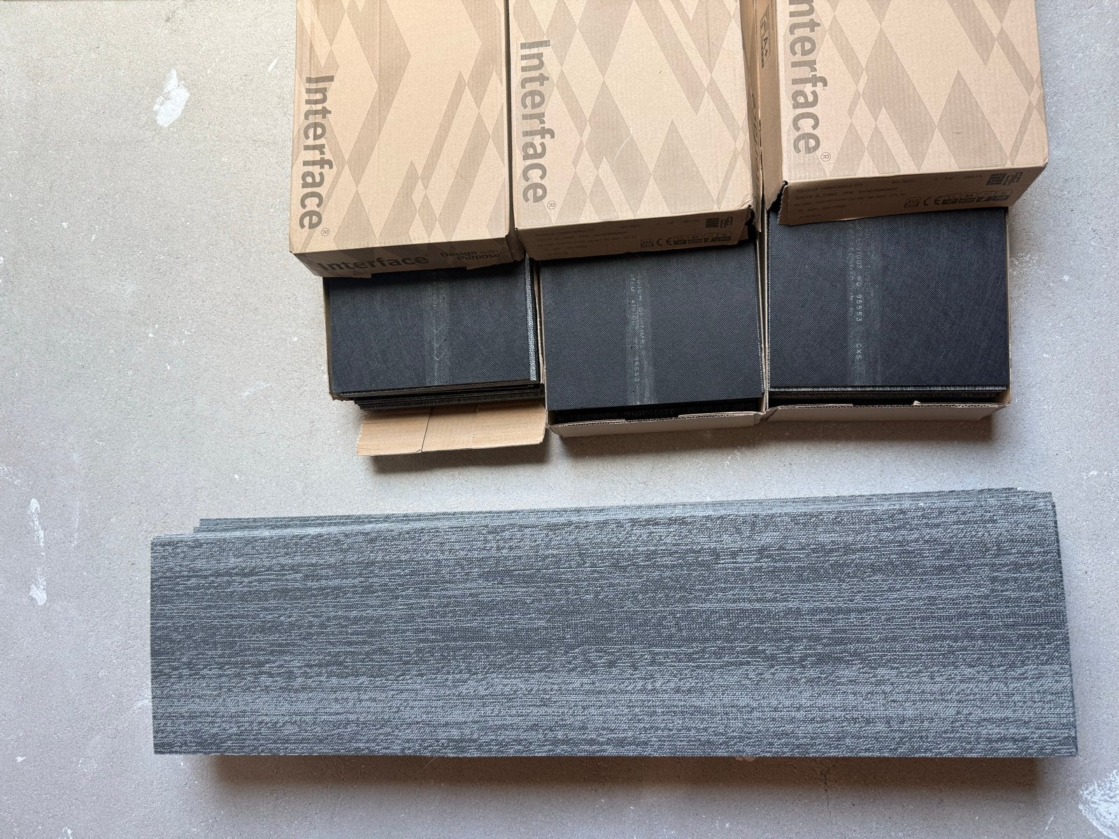 92 Tapijttegels Interface Touch of Timber - Maple (32m²), Huis en Inrichting, Stoffering | Tapijten en Kleden, Ophalen, 50 tot 100 cm
