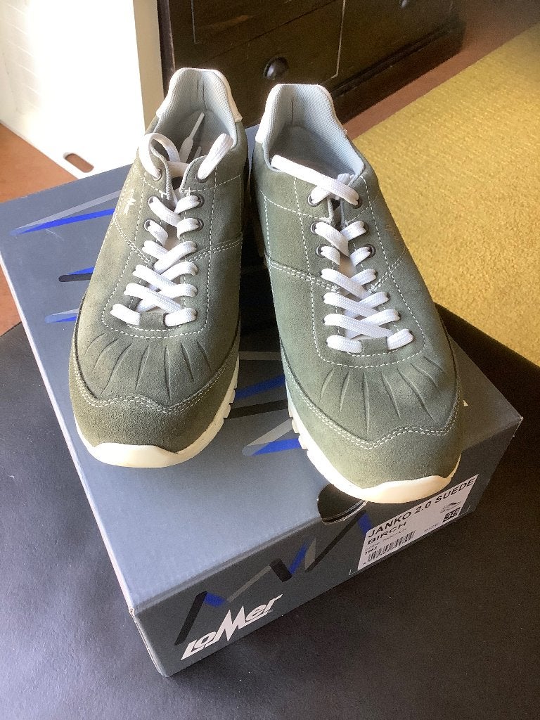 Sneaker/ lichte wandelschoenen dames, Nieuw, Ophalen of Verzenden, Sneakers of Gympen, Lomer