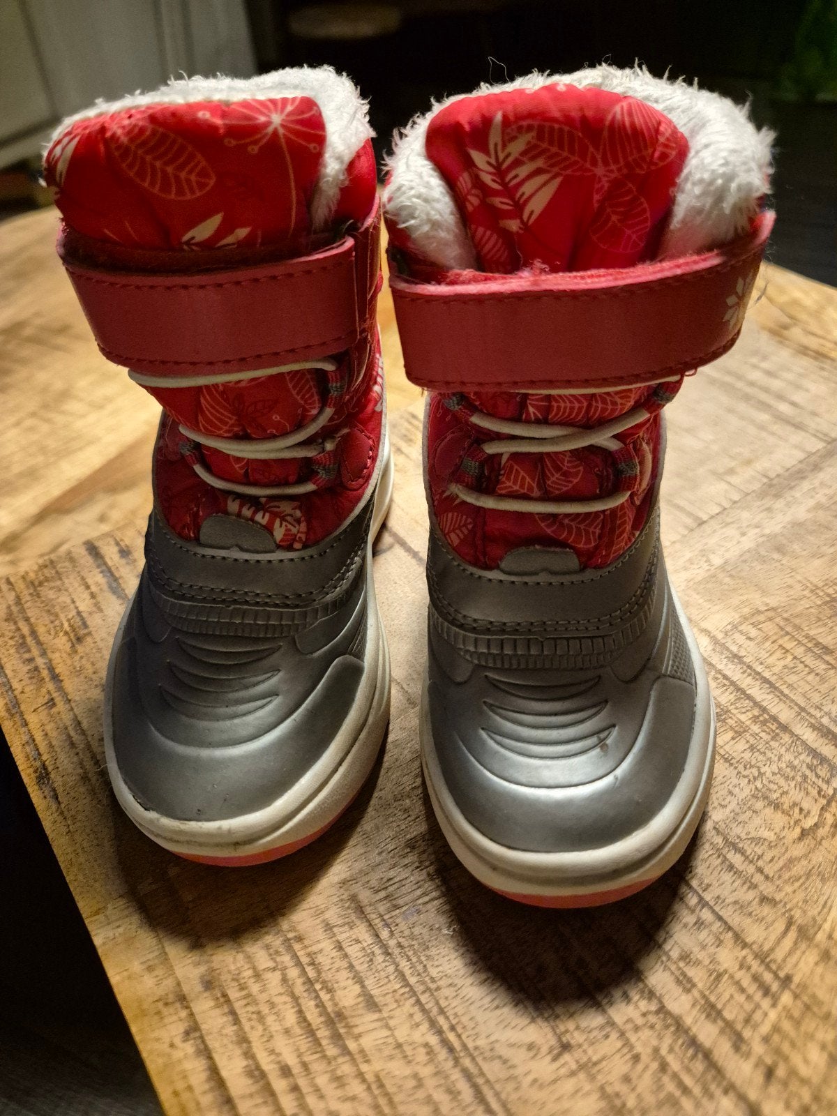 Snowboots maat 23., Kinderen en Baby's, Kinderkleding | Schoenen en Sokken, Ophalen, Gebruikt, Meisje, Laarzen