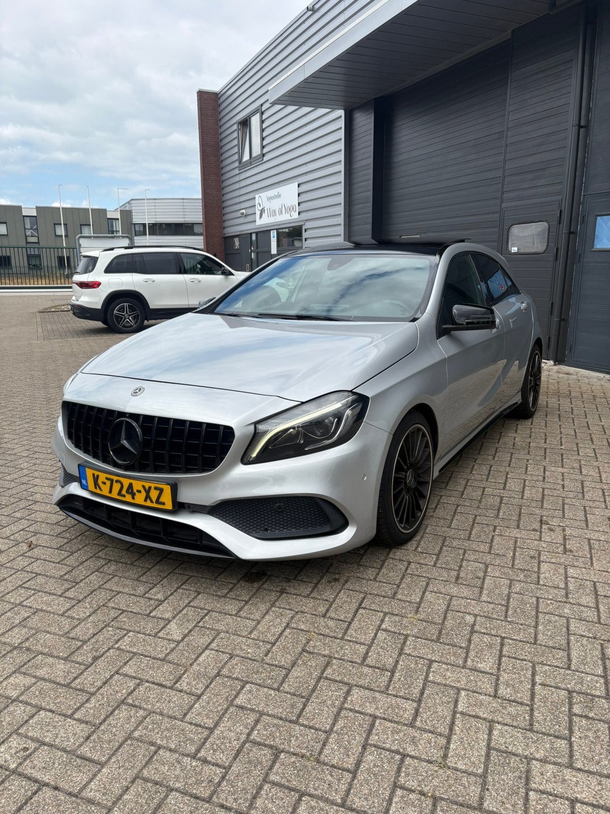 Mercedes A200 AMG /sport | Panoramadak | CarPlay |128.000 km, Auto's, Mercedes-Benz, Leder en Stof, 1595 cc, 19 km/l, Particulier