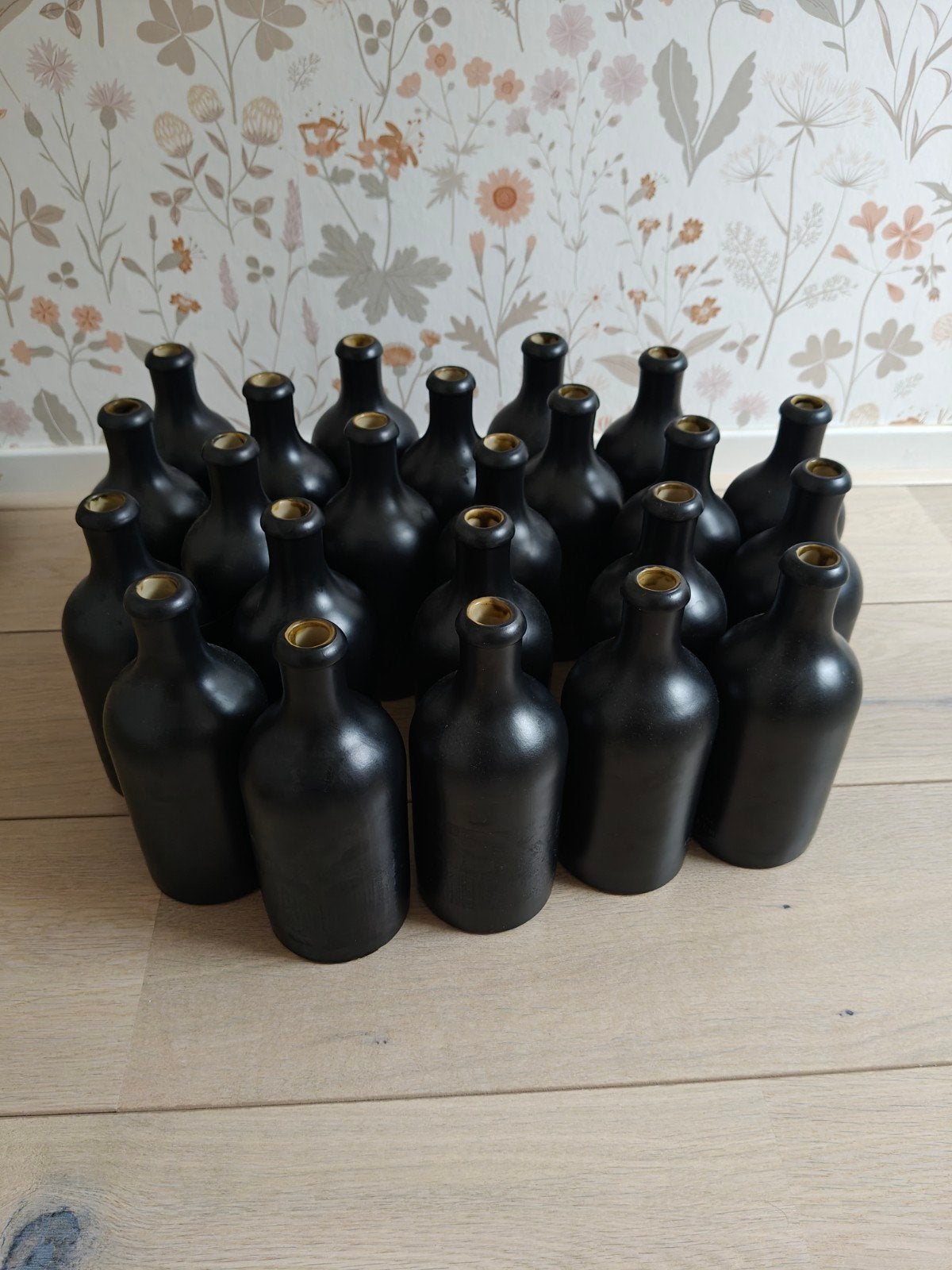 Set van 23 zwarte decoratieve flessen, Ophalen