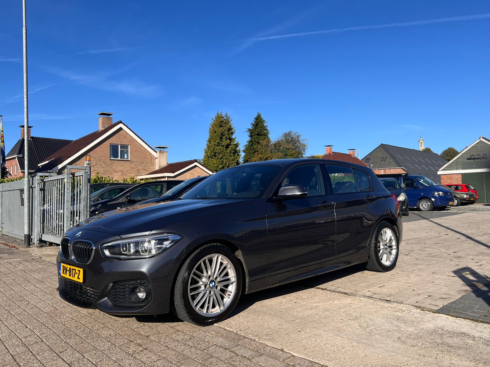 BMW 1-Serie 118i 136pk Aut 2018 Grijs, Auto's, 1295 kg, Origineel Nederlands, Bedrijf, 650 kg