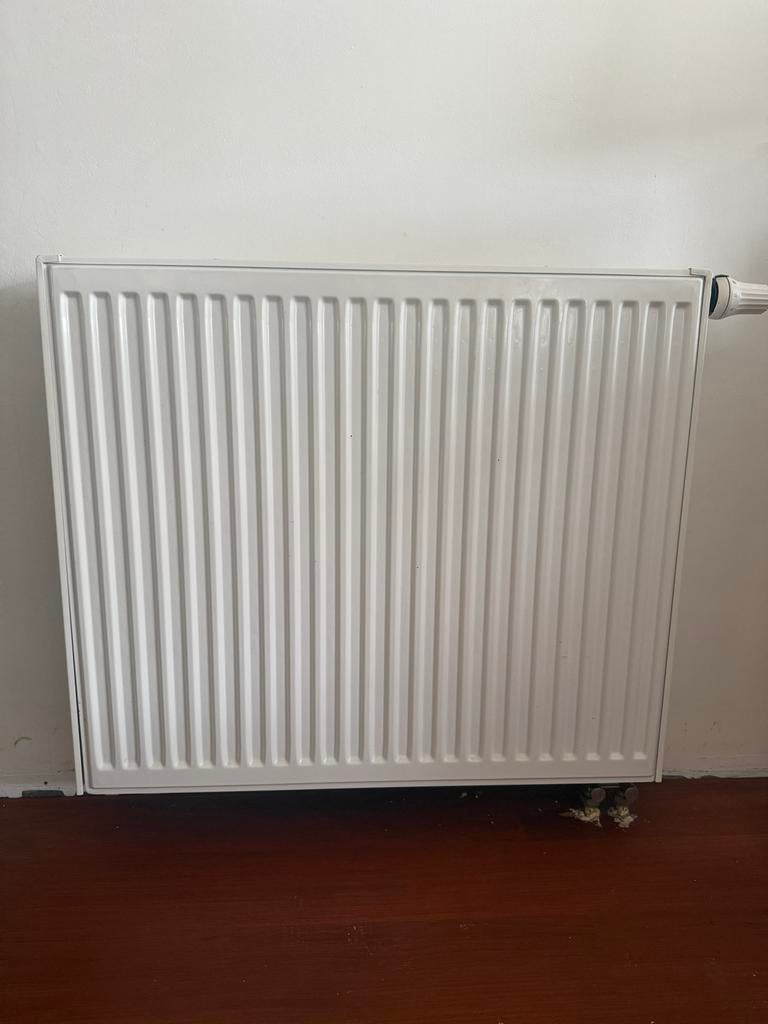 Thermrad Radiator T22 80x70 met thermostaatkraan, Ophalen, 30 tot 80 cm, Gebruikt, Radiator
