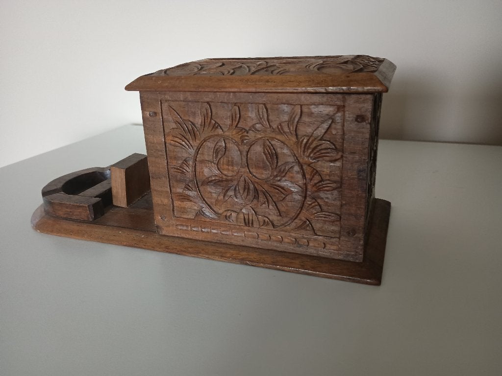 Vintage handgesneden houten sigarettendispenser bloemmotief, Verzamelen, Rookartikelen, Aanstekers en Luciferdoosjes, Ophalen of Verzenden