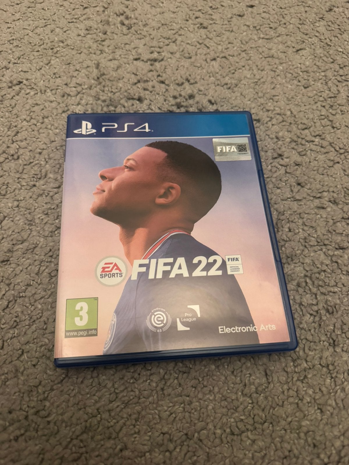 Te koop sportive en leuke game. Fifa 22, Ophalen of Verzenden, Zo goed als nieuw, Sport, 3 spelers of meer