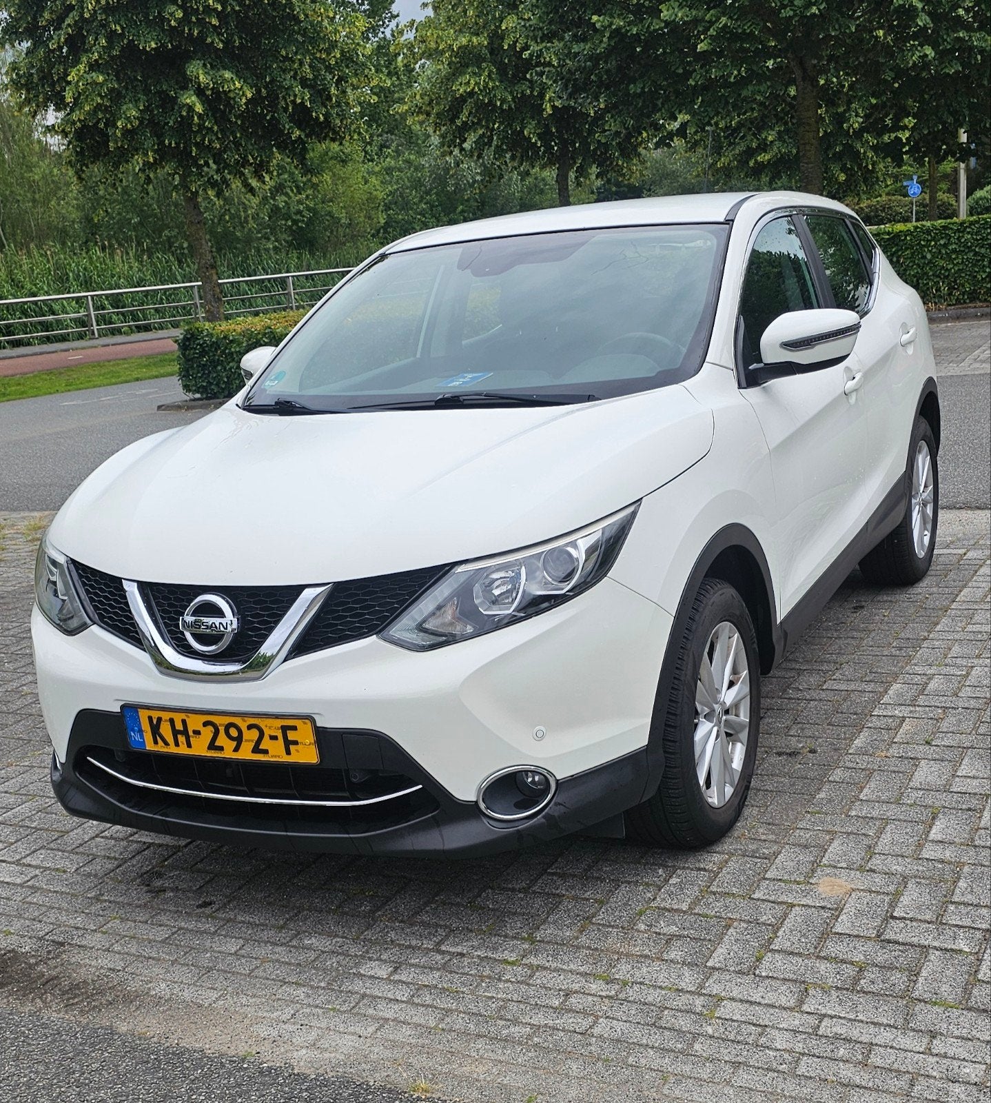 Nissan Qashqai 1.2 Dig-t 85KW 2WD 2016 Wit, Stof, 4 cilinders, Wit, Origineel Nederlands