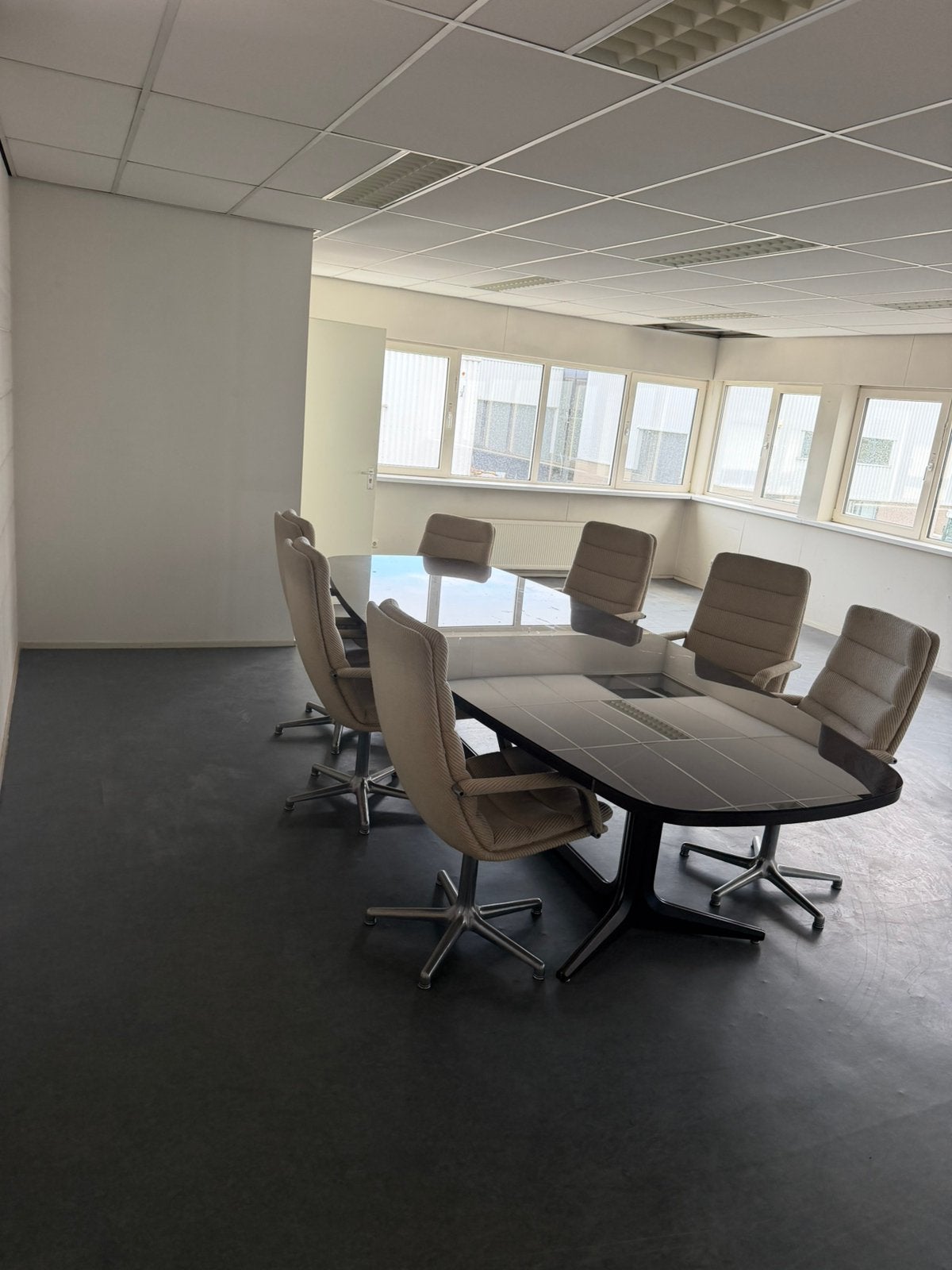 Nette kantoorruimte / bedrijfsruimte  73 m2 met kantine, 73 m², Koop, Bedrijfsruimte