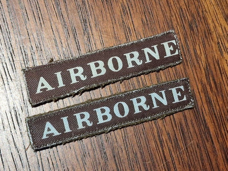 2x Airborne balkjes Para Parachute Regiment 1st 6th Airborne, Ophalen of Verzenden, Amerika, Embleem of Badge