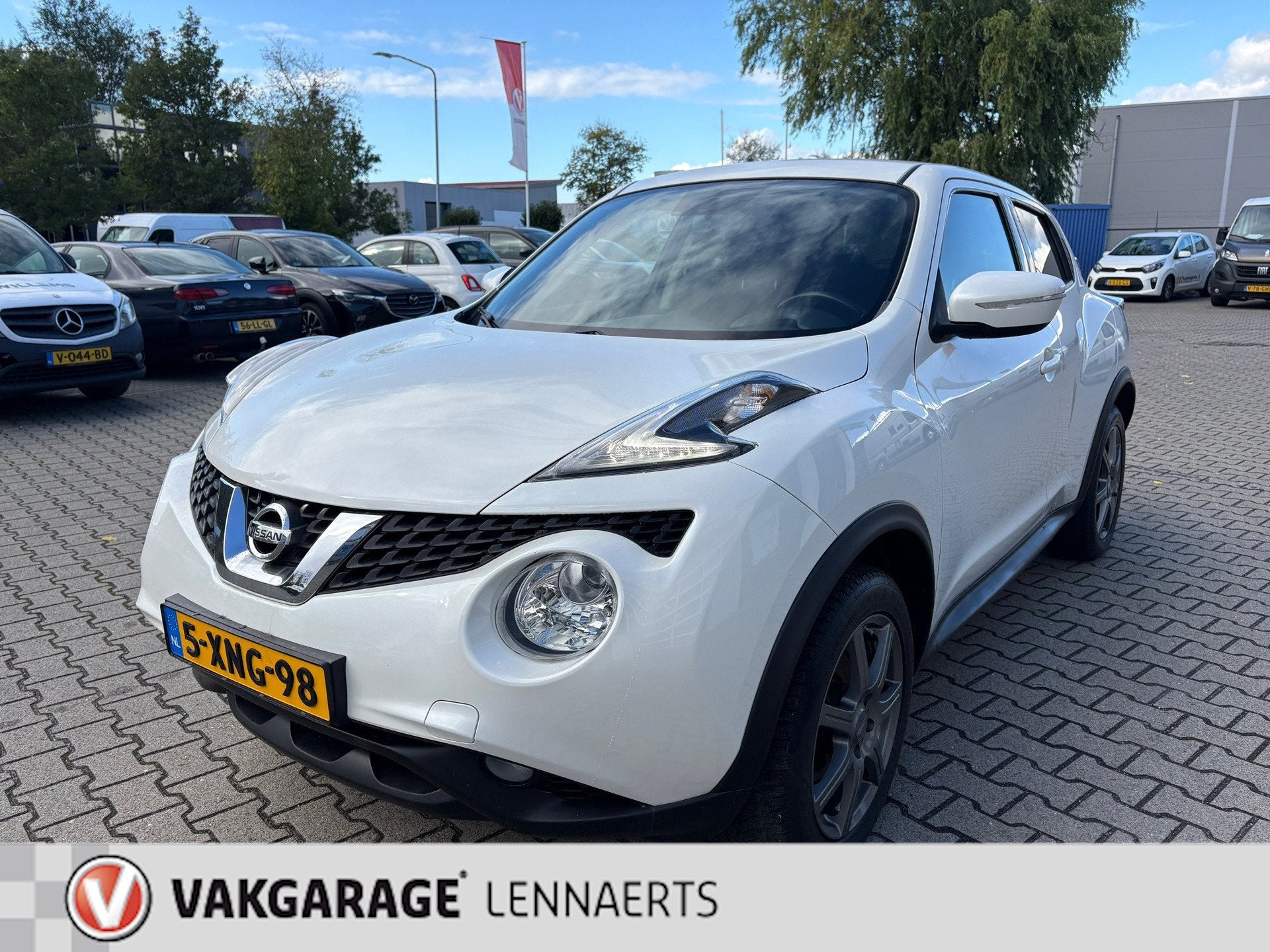 Nissan Juke 1.2 DIG-T S/S Acenta airco, Rijklaarprijs / 12 m, Voorwielaandrijving, Zwart, 116 pk, Wit