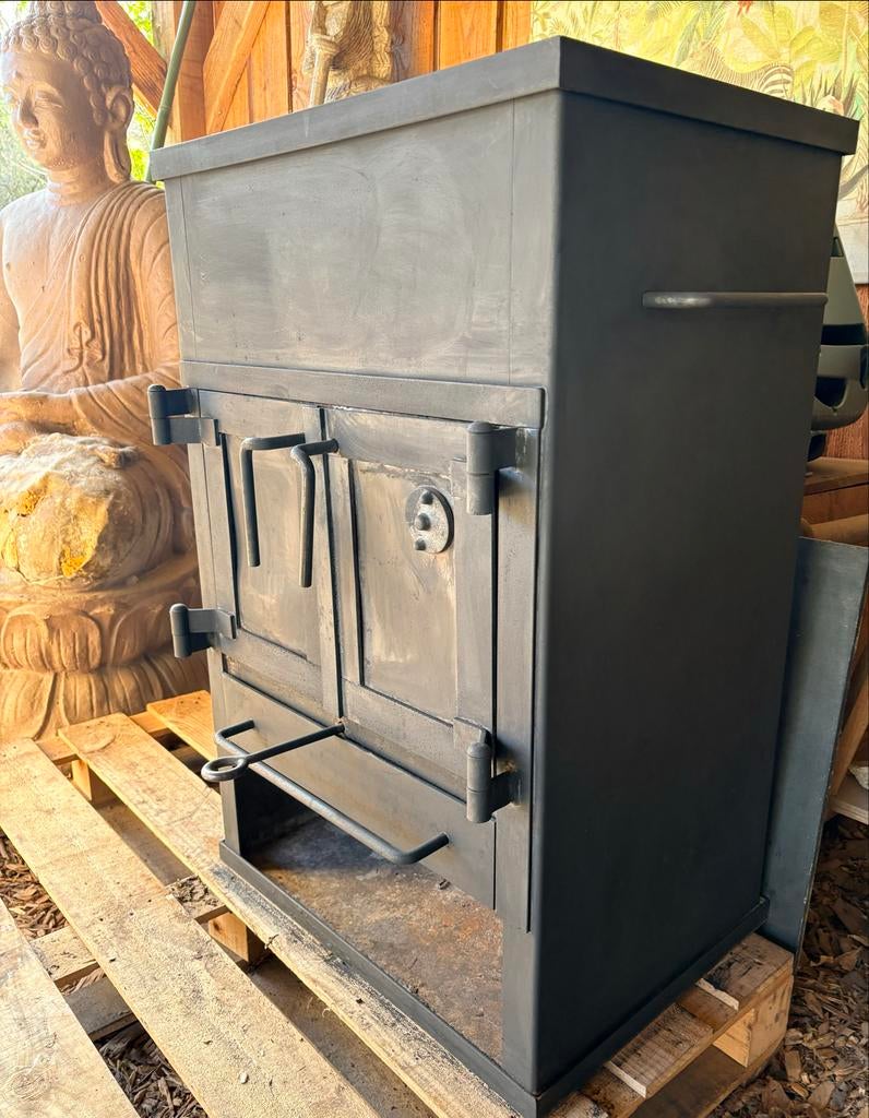 Strakke Houtkachel met Convectiewarmte en Warmhoudplaat, Ophalen, Gebruikt, Houtkachel, Vrijstaand