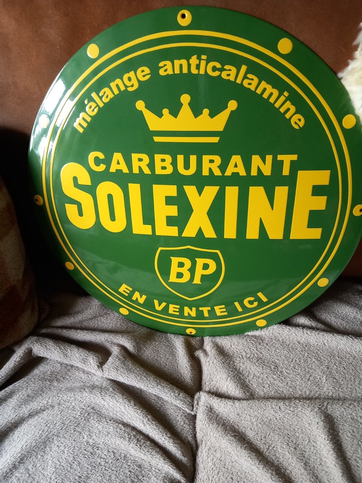 Super mooi groot emaile bord  Solexine  Carburant 50cm rond, Verzamelen, Ophalen of Verzenden, Zo goed als nieuw, Reclamebord