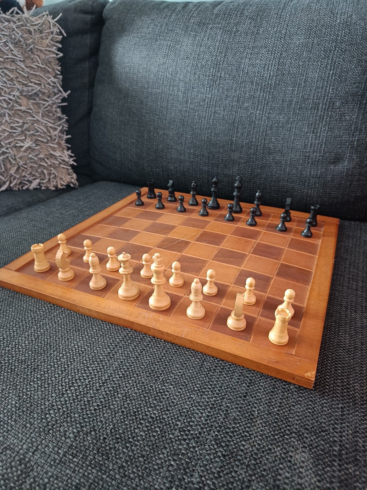 Houten dam/Schaakbord met houten speelstukken, Ophalen of Verzenden, Minder dan 500 stukjes, Zo goed als nieuw, Schaken