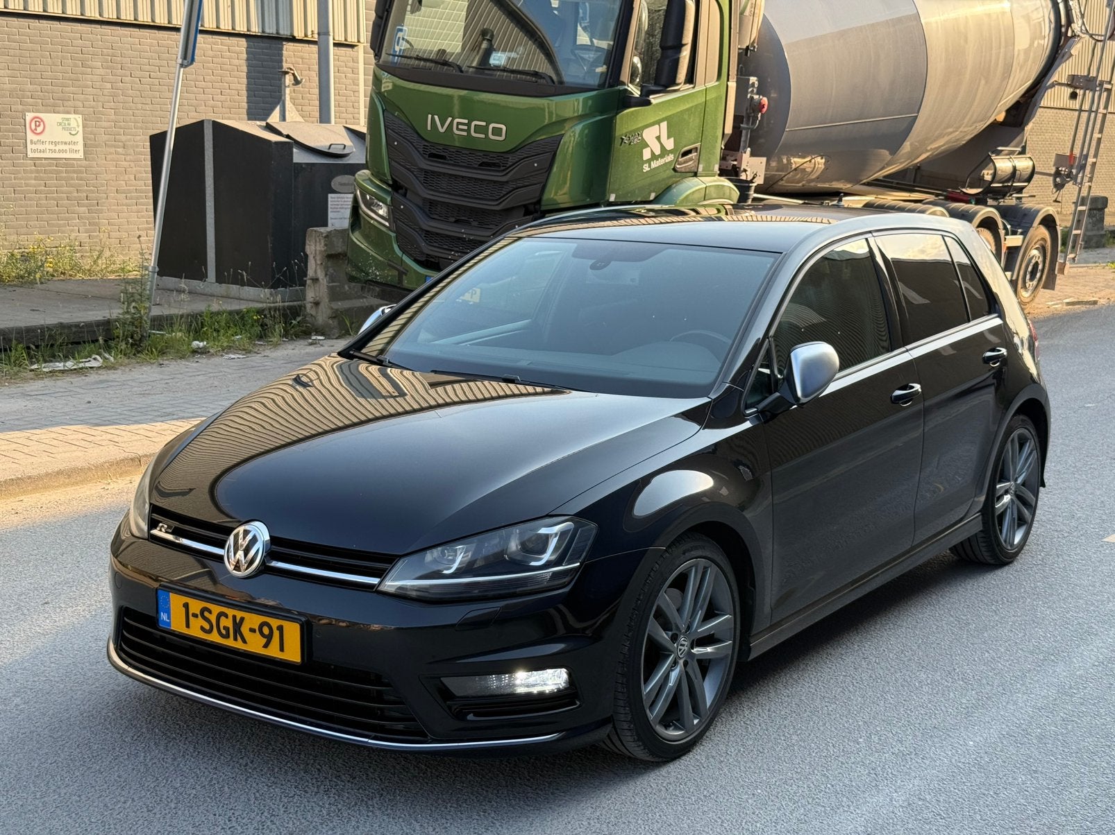 Volkswagen Golf 1.4 TSI | DSG | R-Line | CarPlay | Keyless |, Zwart, 4 cilinders, Alcantara, Origineel Nederlands